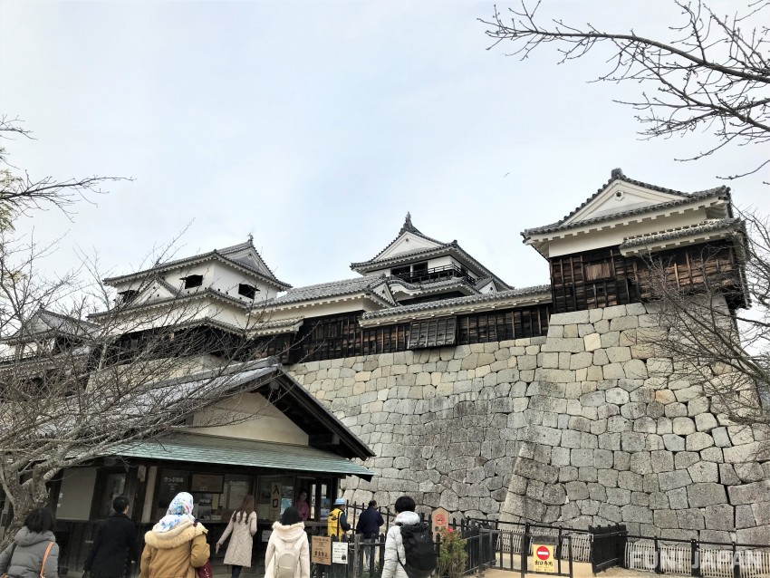 3. 城堡內部也可以參觀的松山城